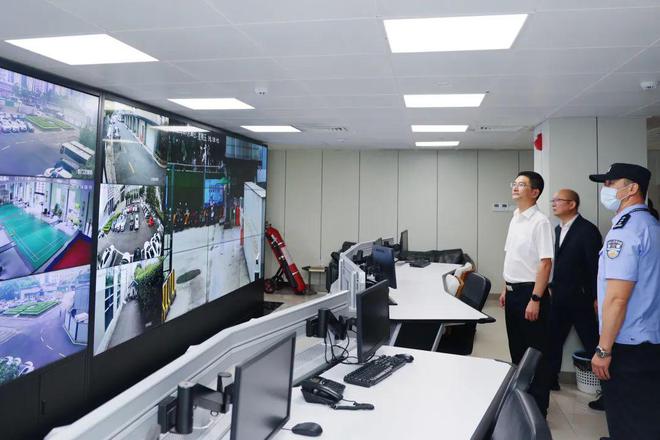 蔡紹剛院長(zhǎng)帶隊(duì)檢查院機(jī)關(guān)安全保障及信息系統(tǒng)運(yùn)行維護(hù)服務(wù)工作